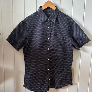 Banana Republic Factory Black & White Paisley Pattern Short Sleeve Shirt